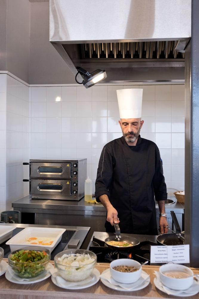 הרסוניסוס City Green Hotel (Adults Only) מראה חיצוני תמונה