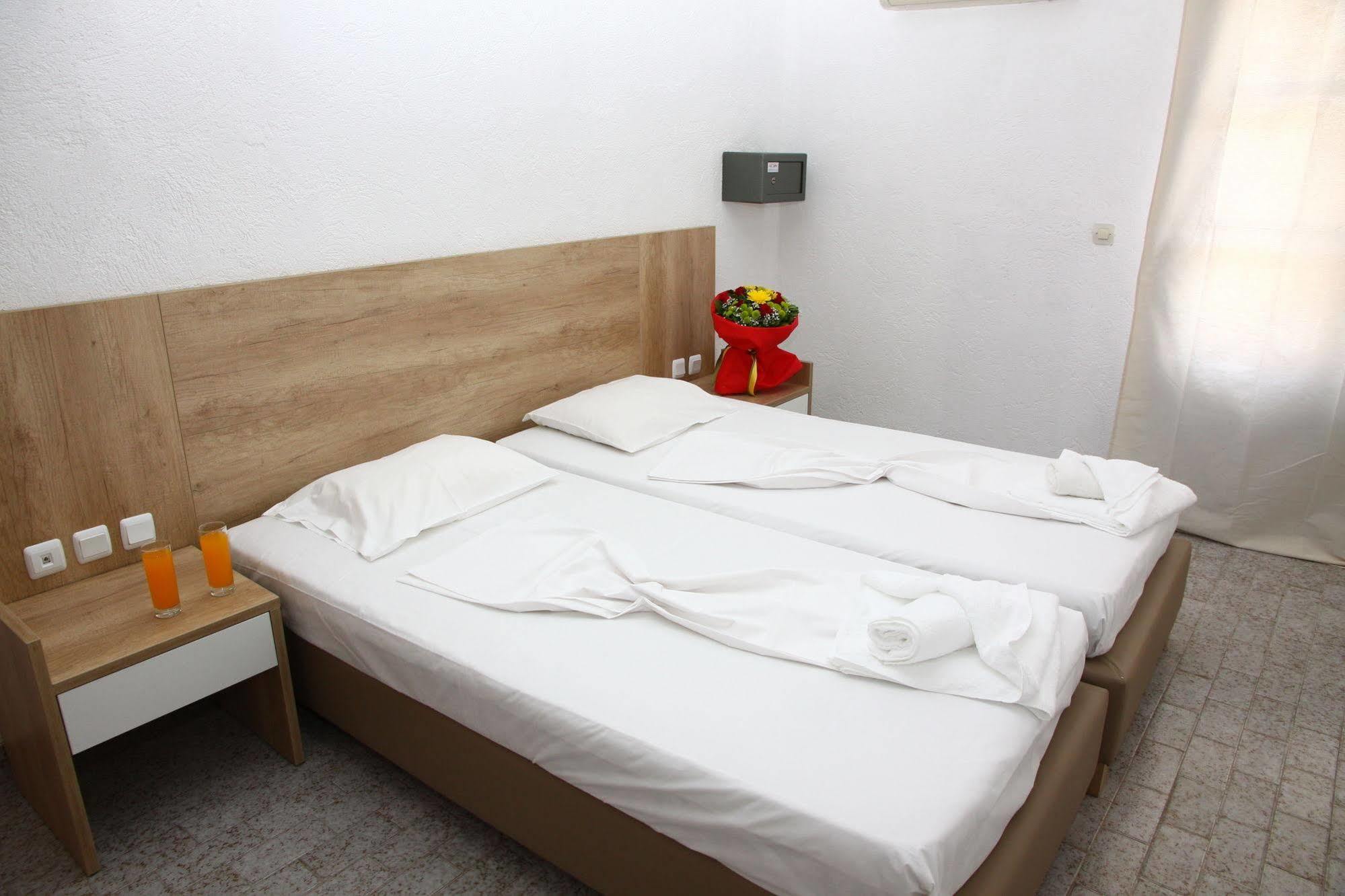 הרסוניסוס City Green Hotel (Adults Only) מראה חיצוני תמונה