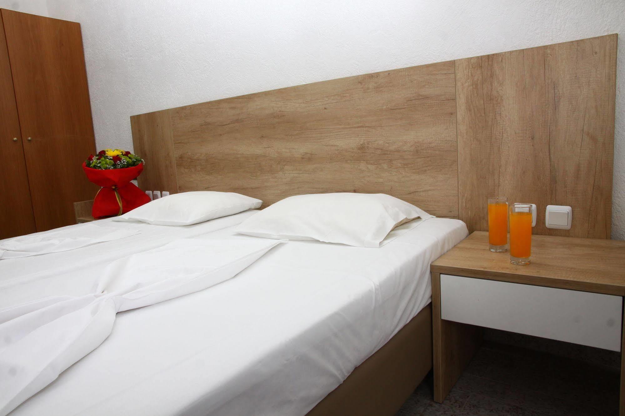 הרסוניסוס City Green Hotel (Adults Only) מראה חיצוני תמונה